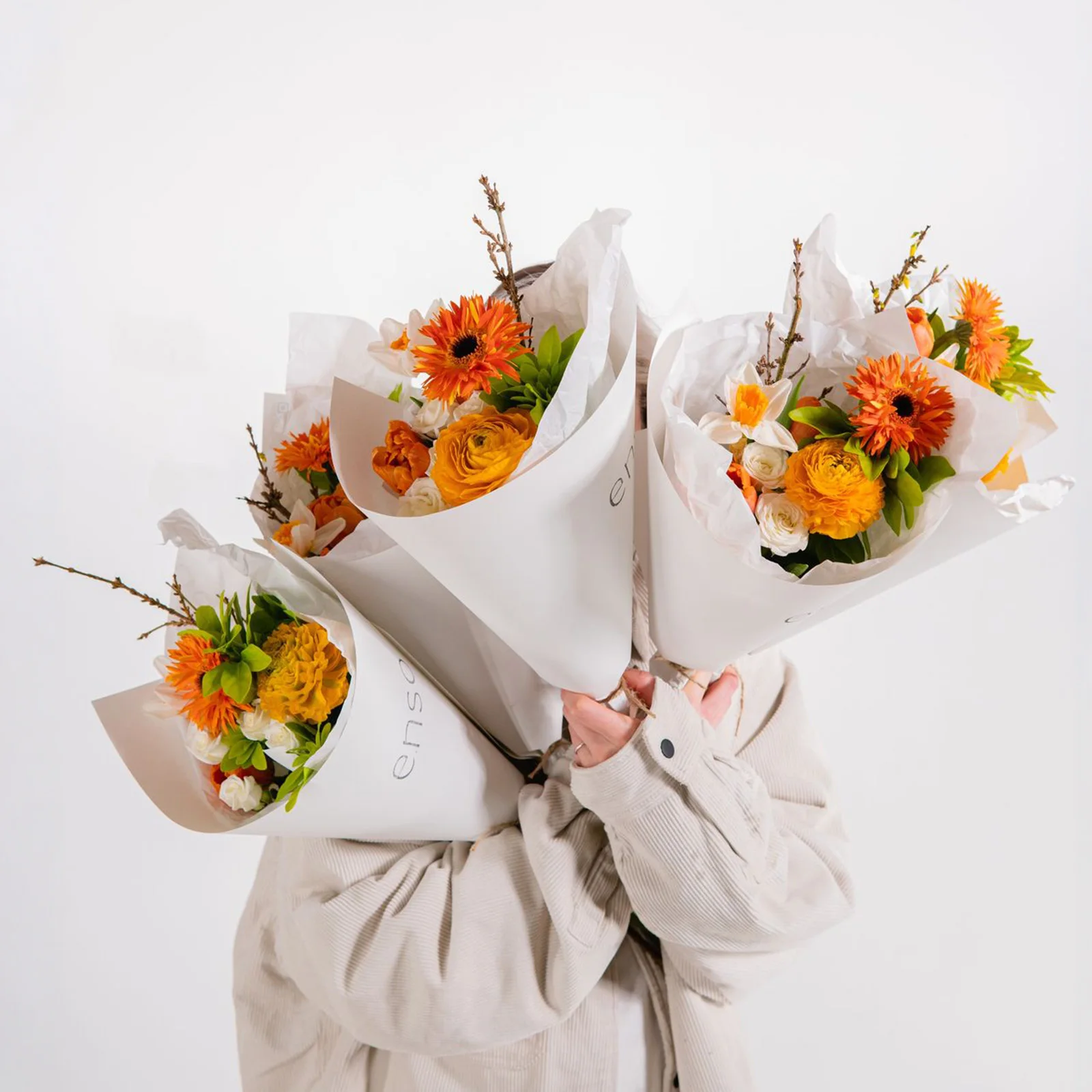 Sommerglut – florale Editorial-Szene